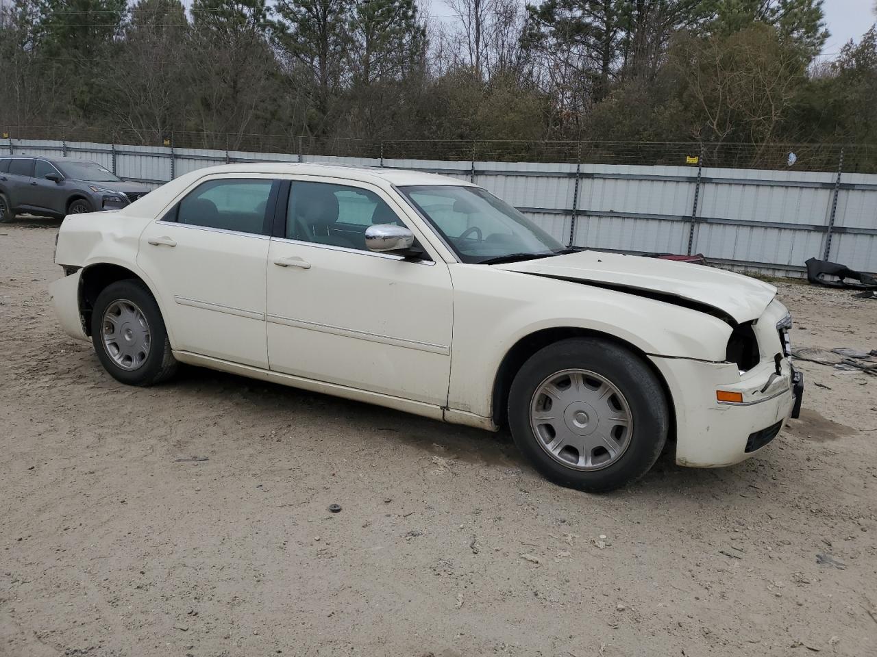 2006 Chrysler 300 - Image 4