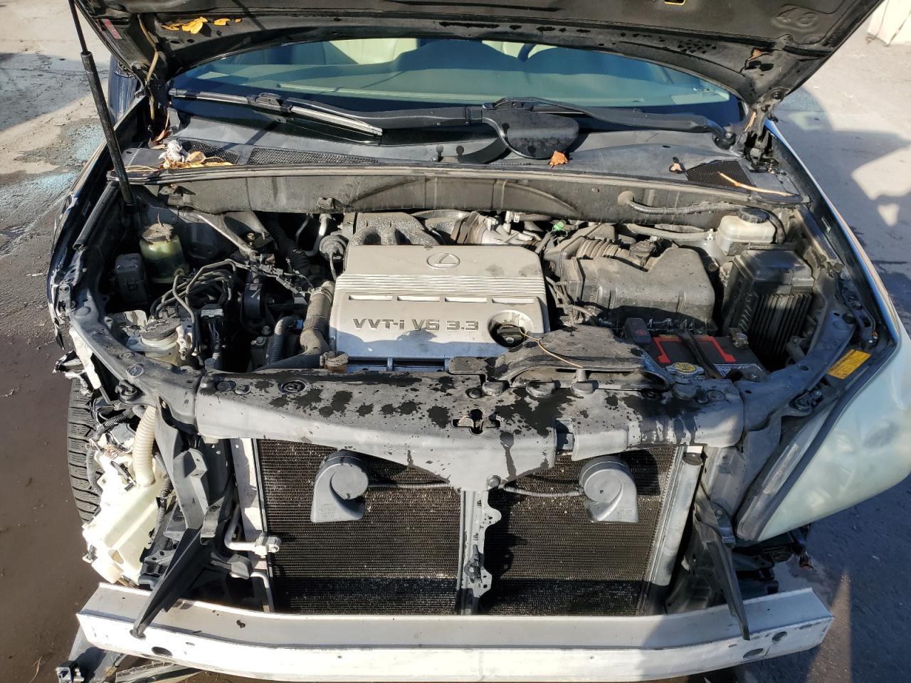 2004 Lexus RX - Image 12