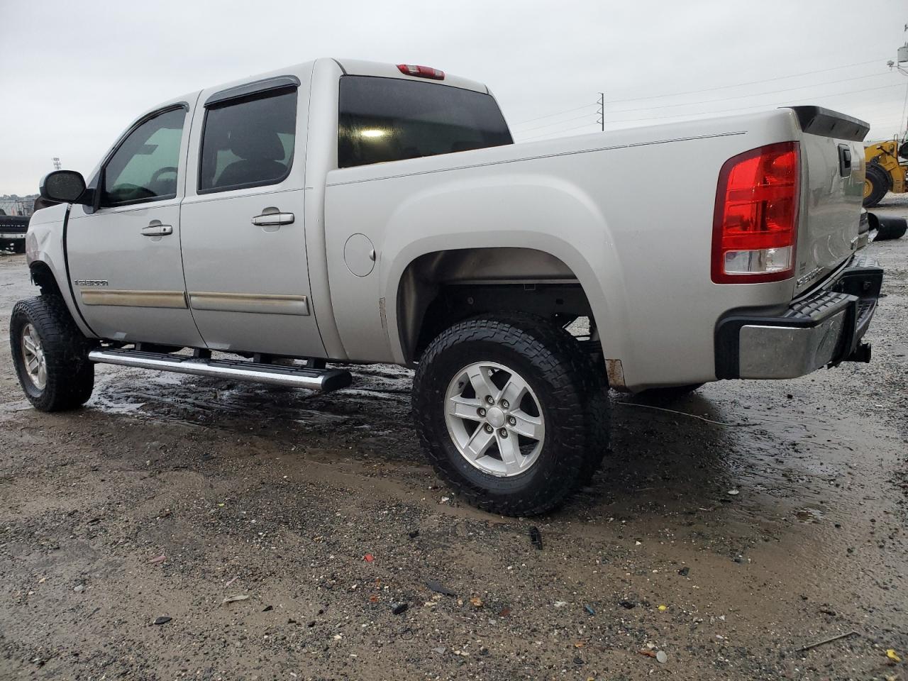2007 GMC Sierra - Image 2