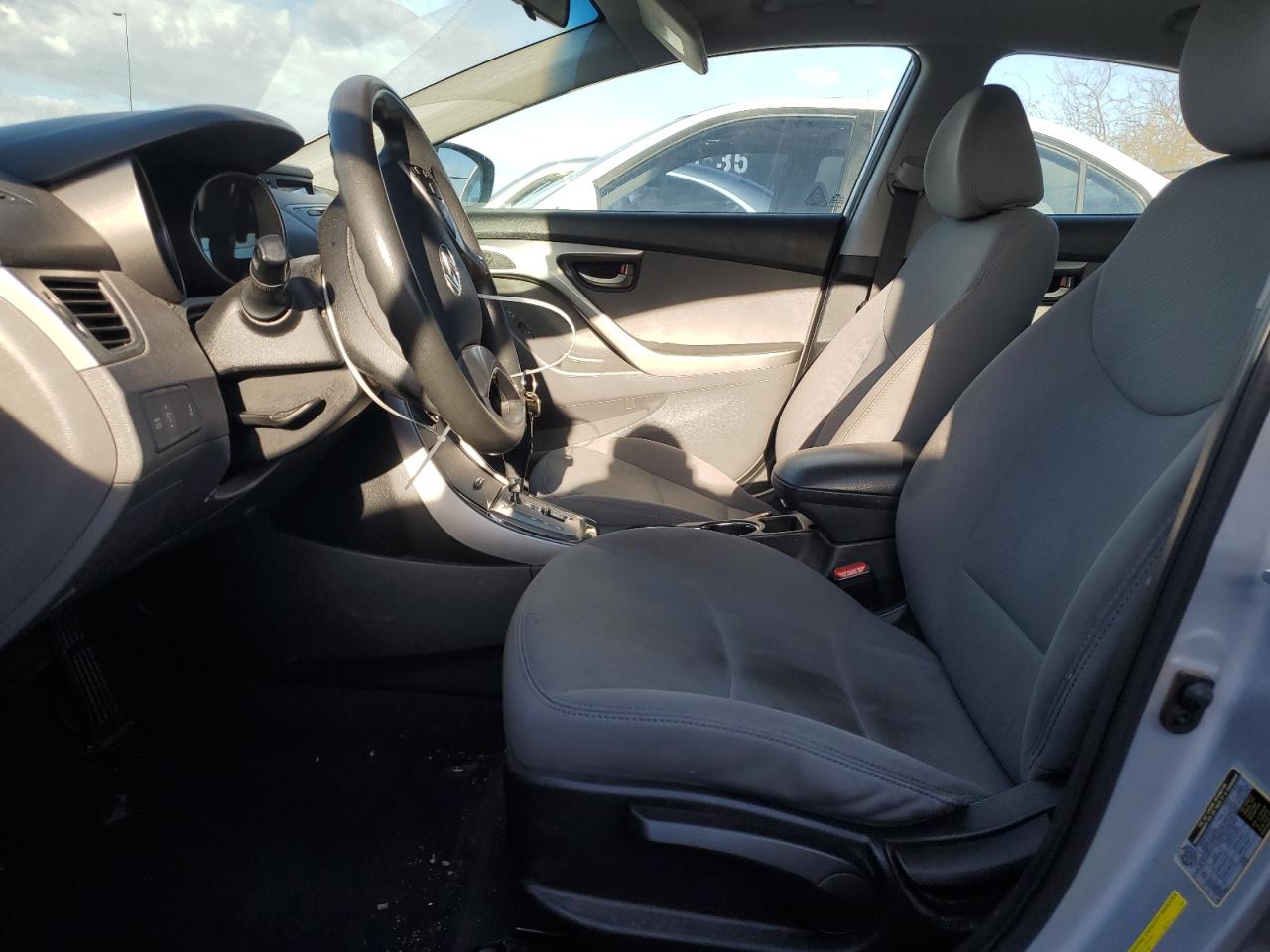 2013 Hyundai Elantra - Image 7