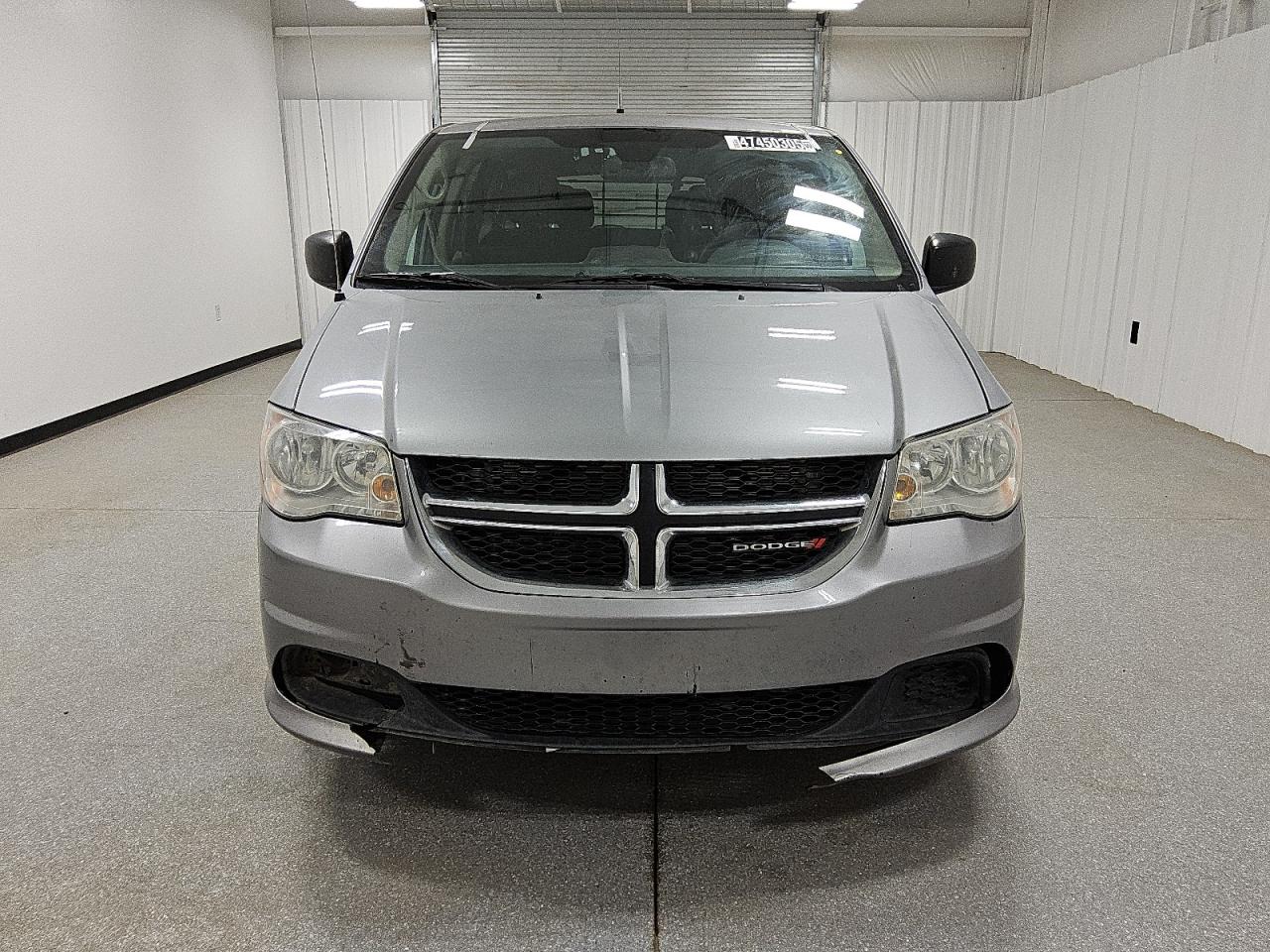 2019 Dodge Caravan - Image 5