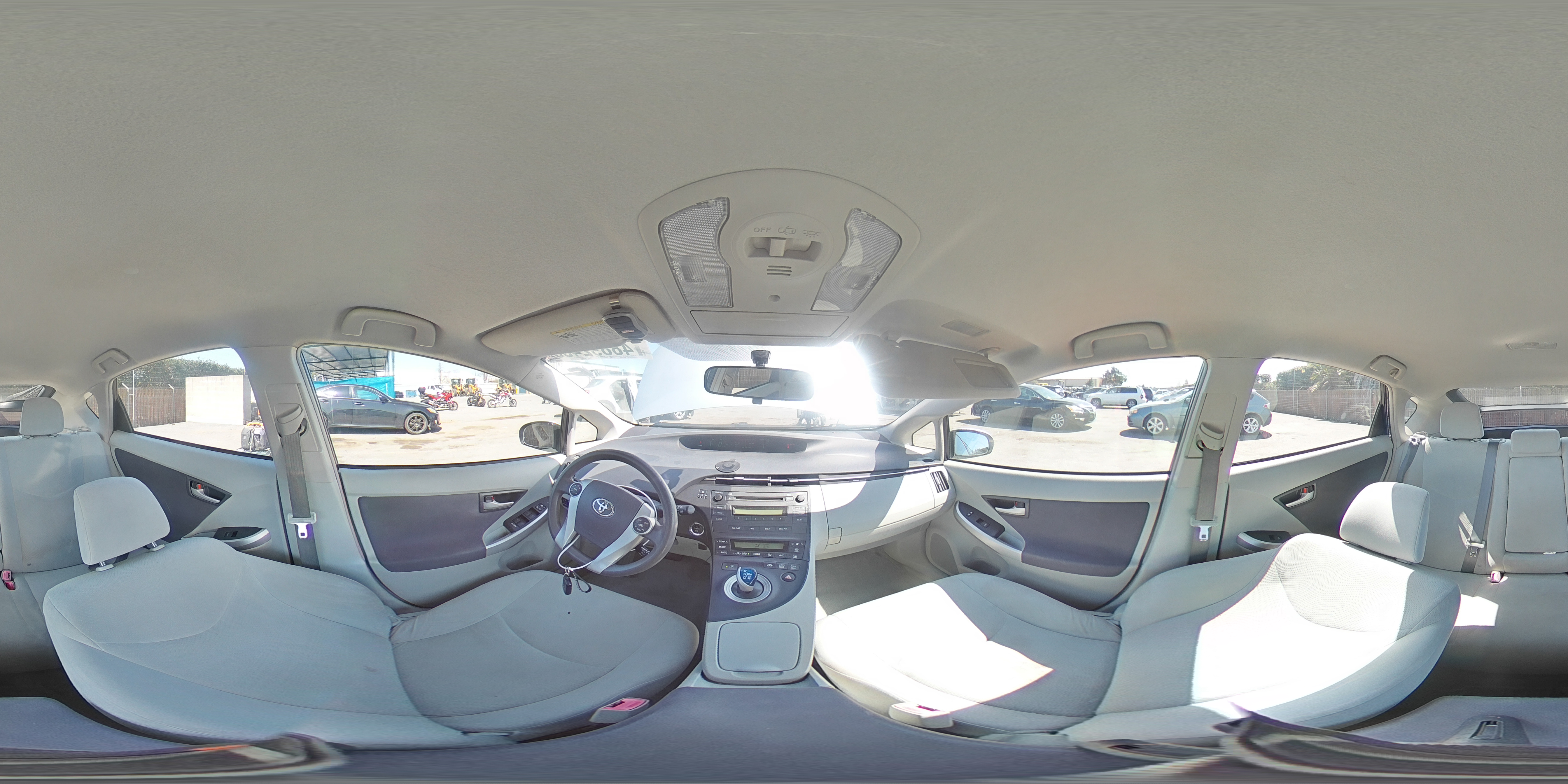 2011 Toyota Prius - Image 13
