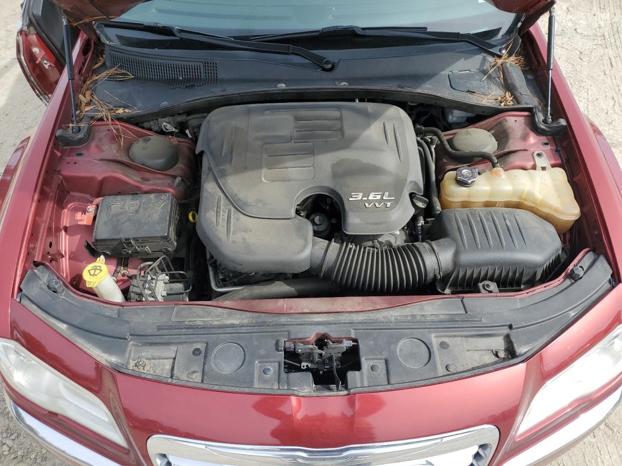 2012 Chrysler 300 - Image 12