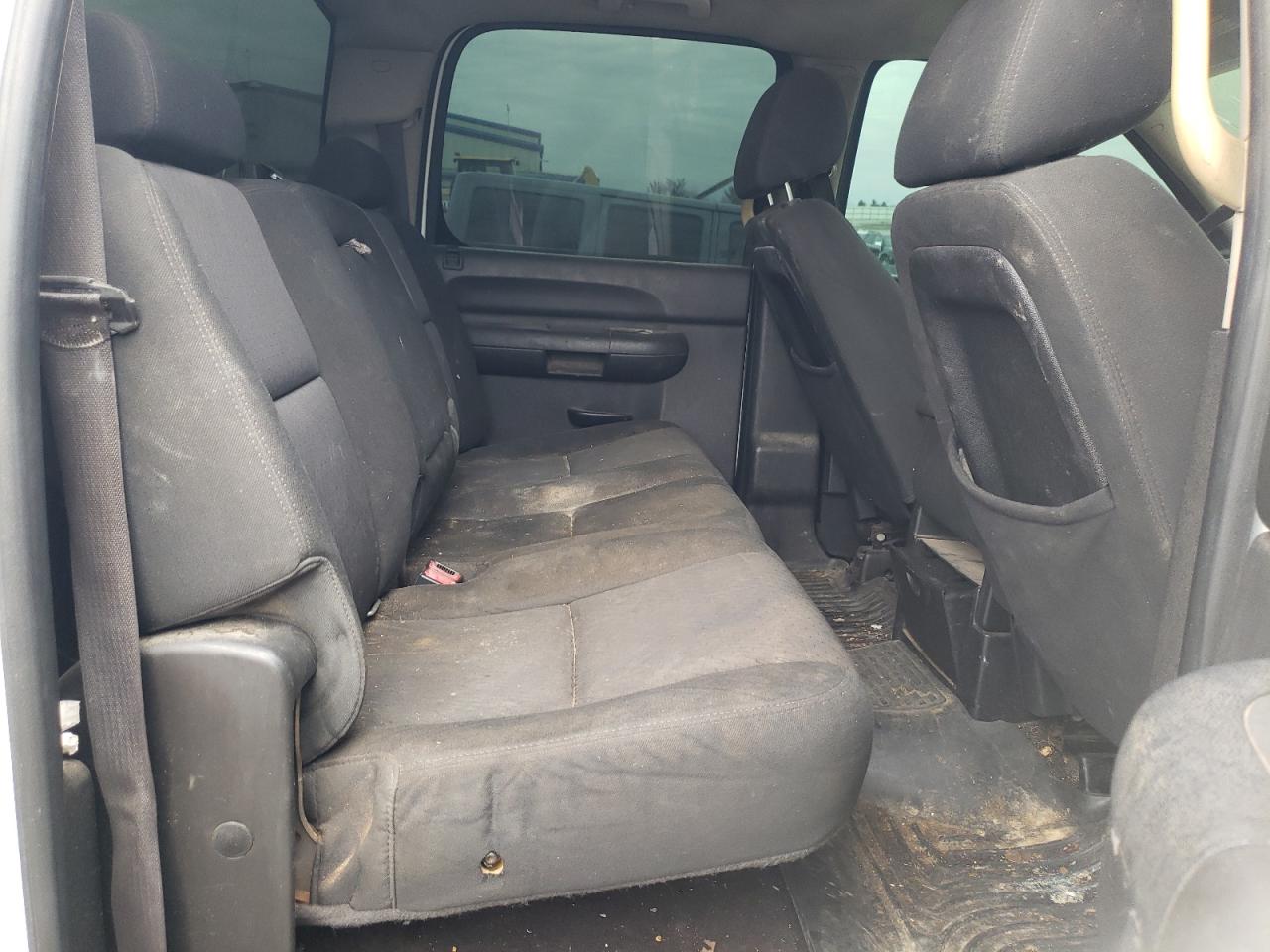 2013 Chevrolet Silverado - Image 10