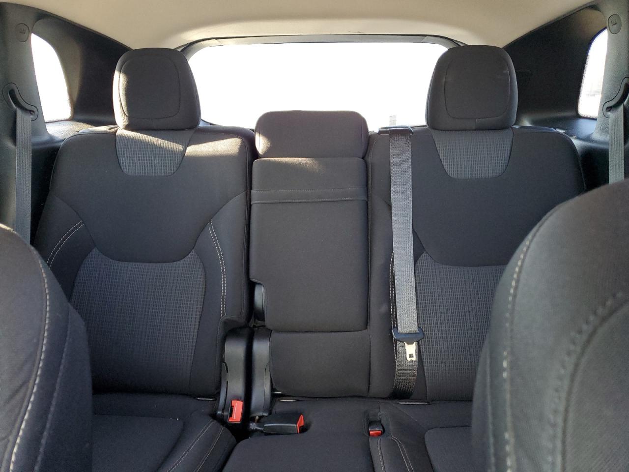 2015 Jeep Grand Cherokee - Image 10