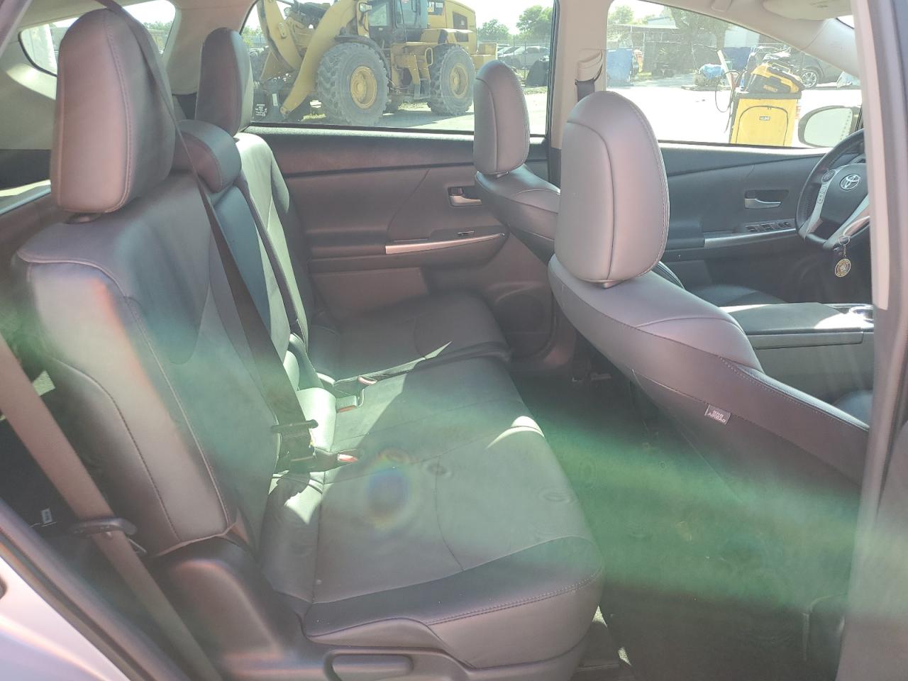 2013 Toyota Prius - Image 10