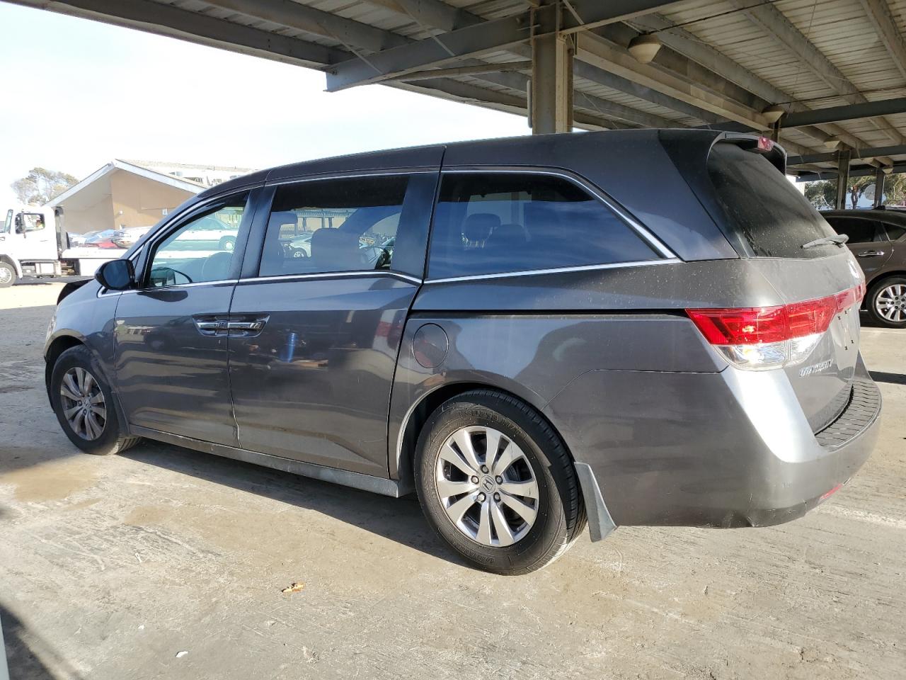 2016 Honda Odyssey - Image 2