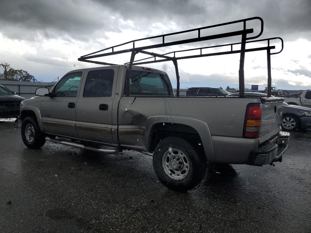 2001 Chevrolet Silverado - Image 2