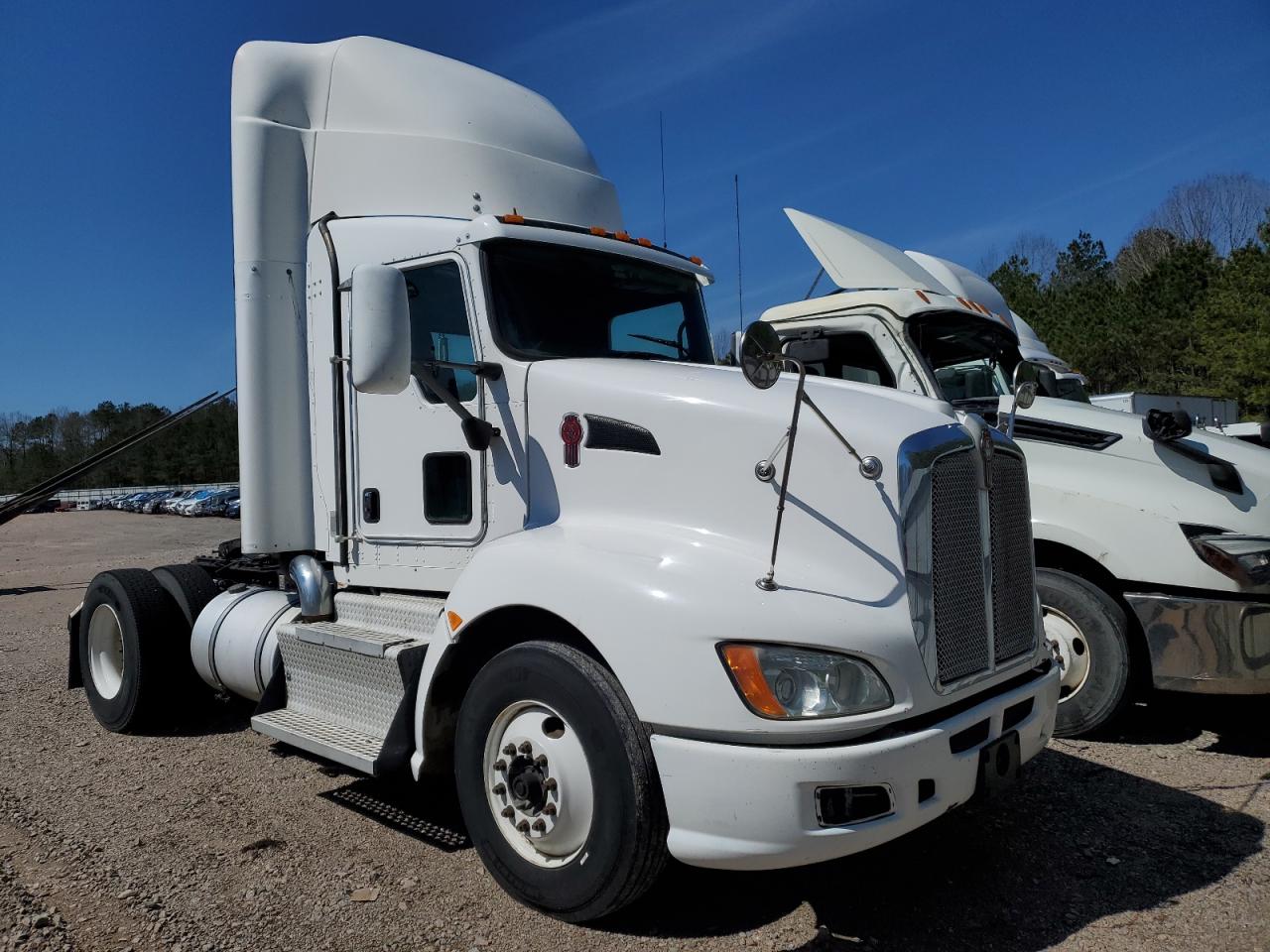 2013 Kenworth T660 Semi Truck იყიდება Charles City-ში, VA - Side
