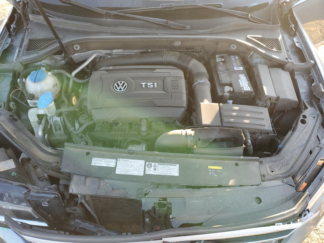 2017 Volkswagen Passat - Image 11