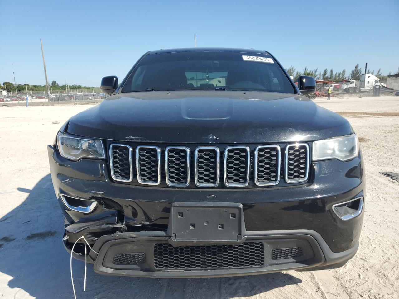 2017 Jeep Grand Cherokee - Image 5