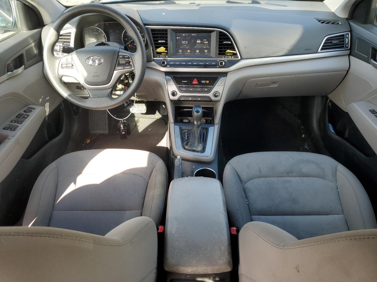 2017 Hyundai Elantra - Image 8