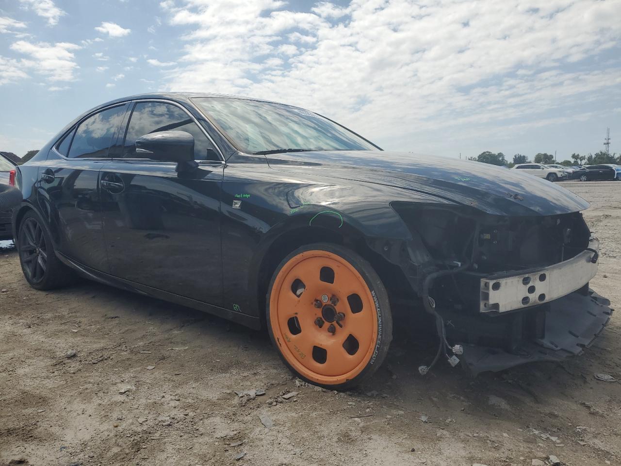 2019 Lexus IS - Image 4