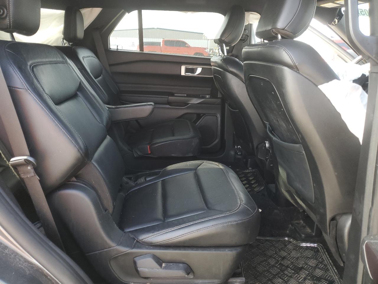 2020 Ford Explorer - Image 11