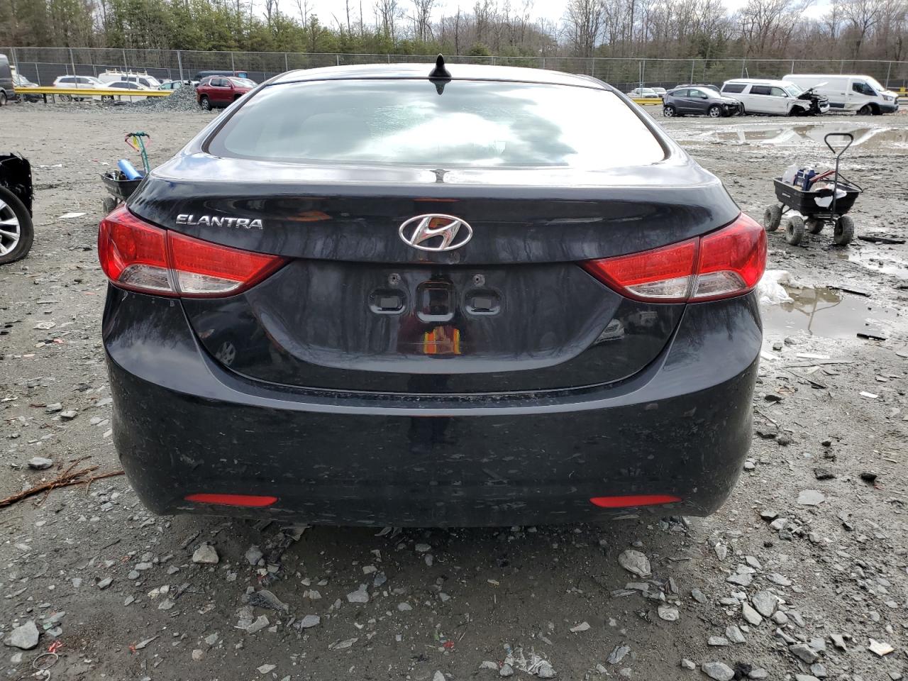 2013 Hyundai Elantra - Image 6