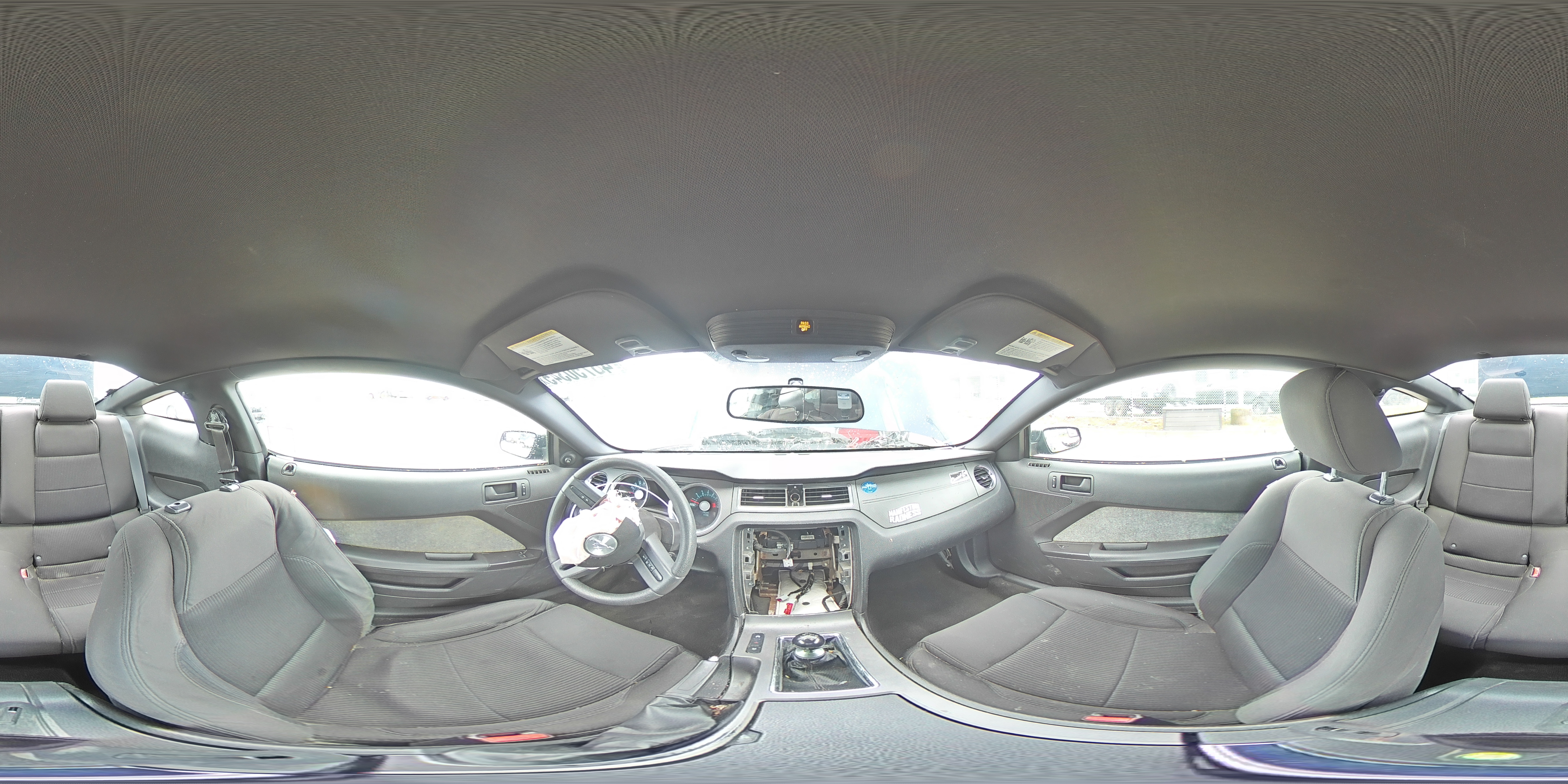 2011 Ford Mustang - Image 12