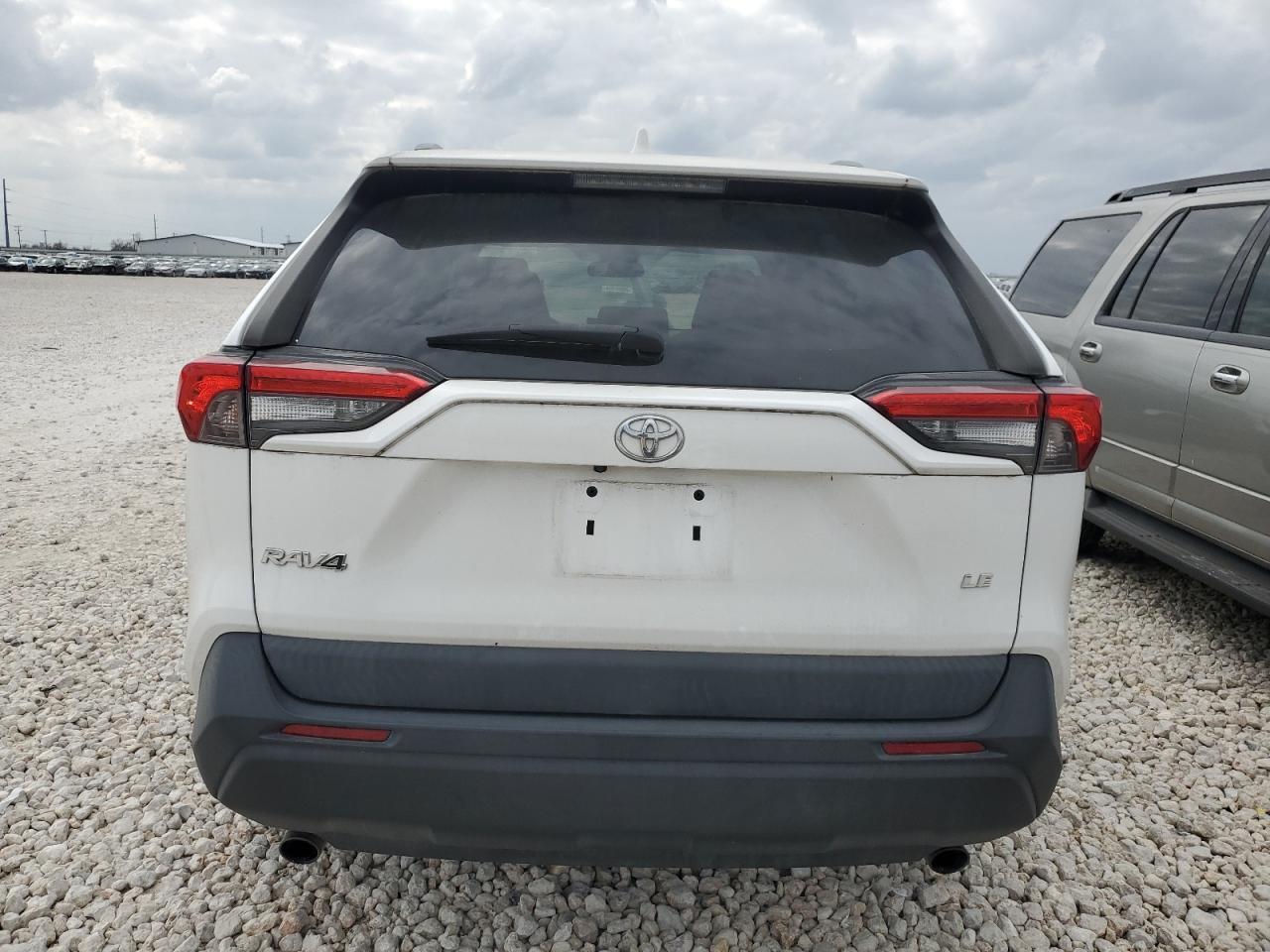 2020 Toyota RAV 4 - Image 6