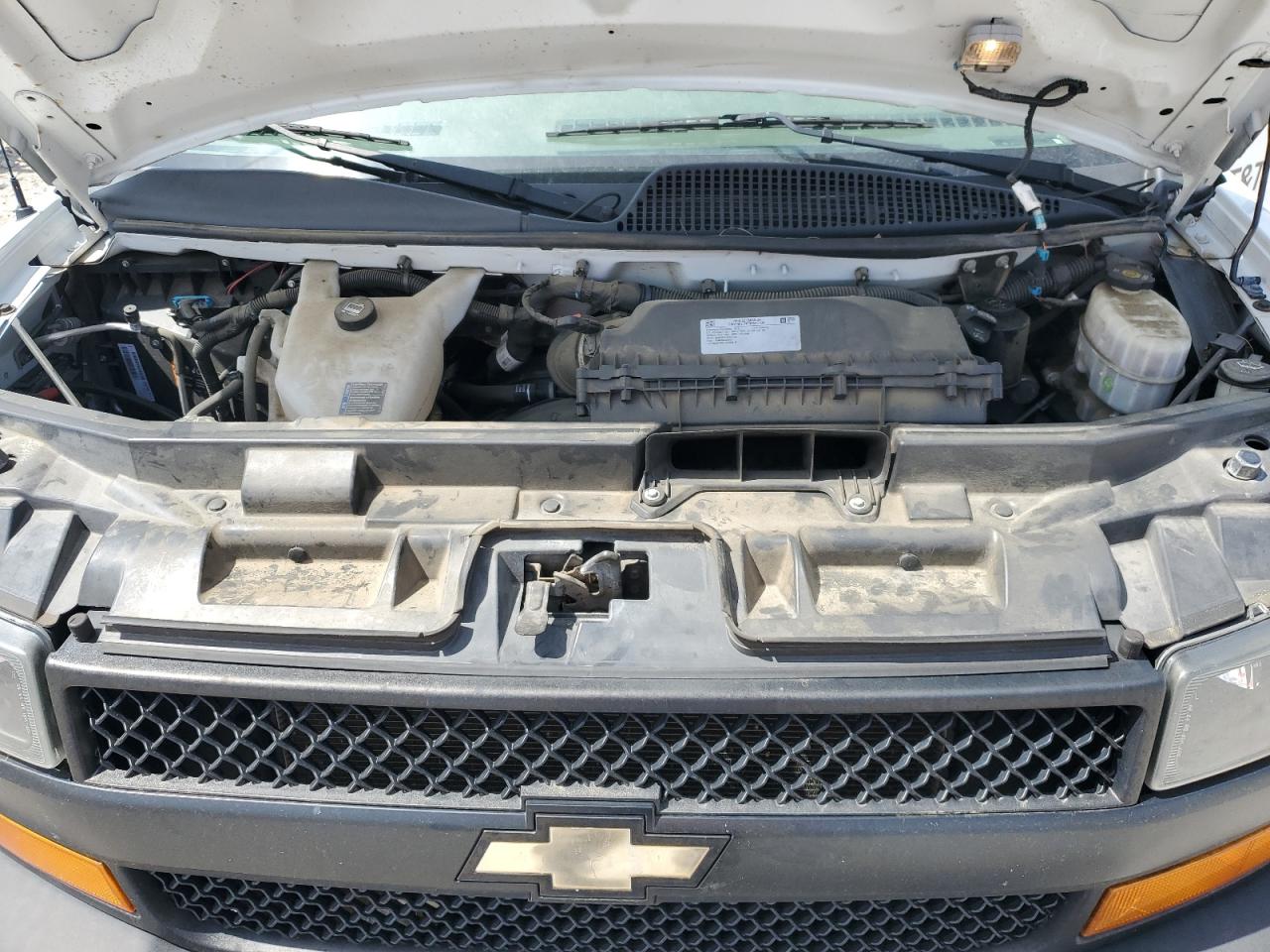 2018 Chevrolet Express G2500 VIN: 1GCWGAFP1J1199510 Lot: 50699355