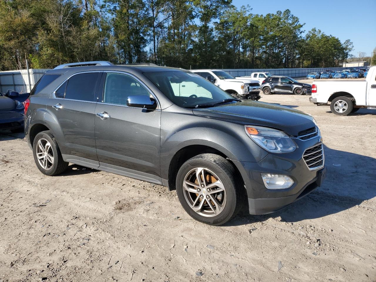 2017 Chevrolet Equinox - Image 4
