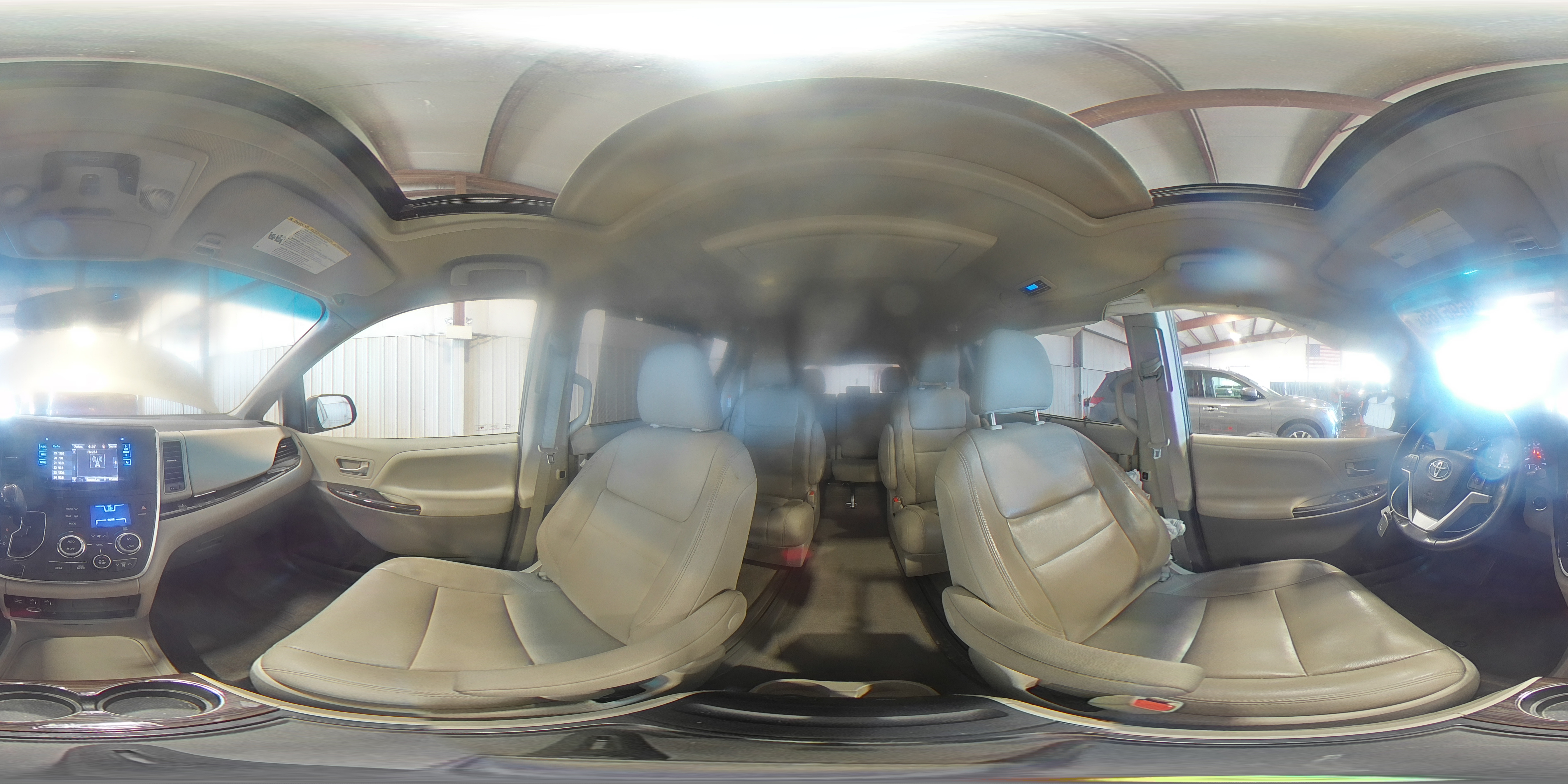 2015 Toyota Sienna - Image 15