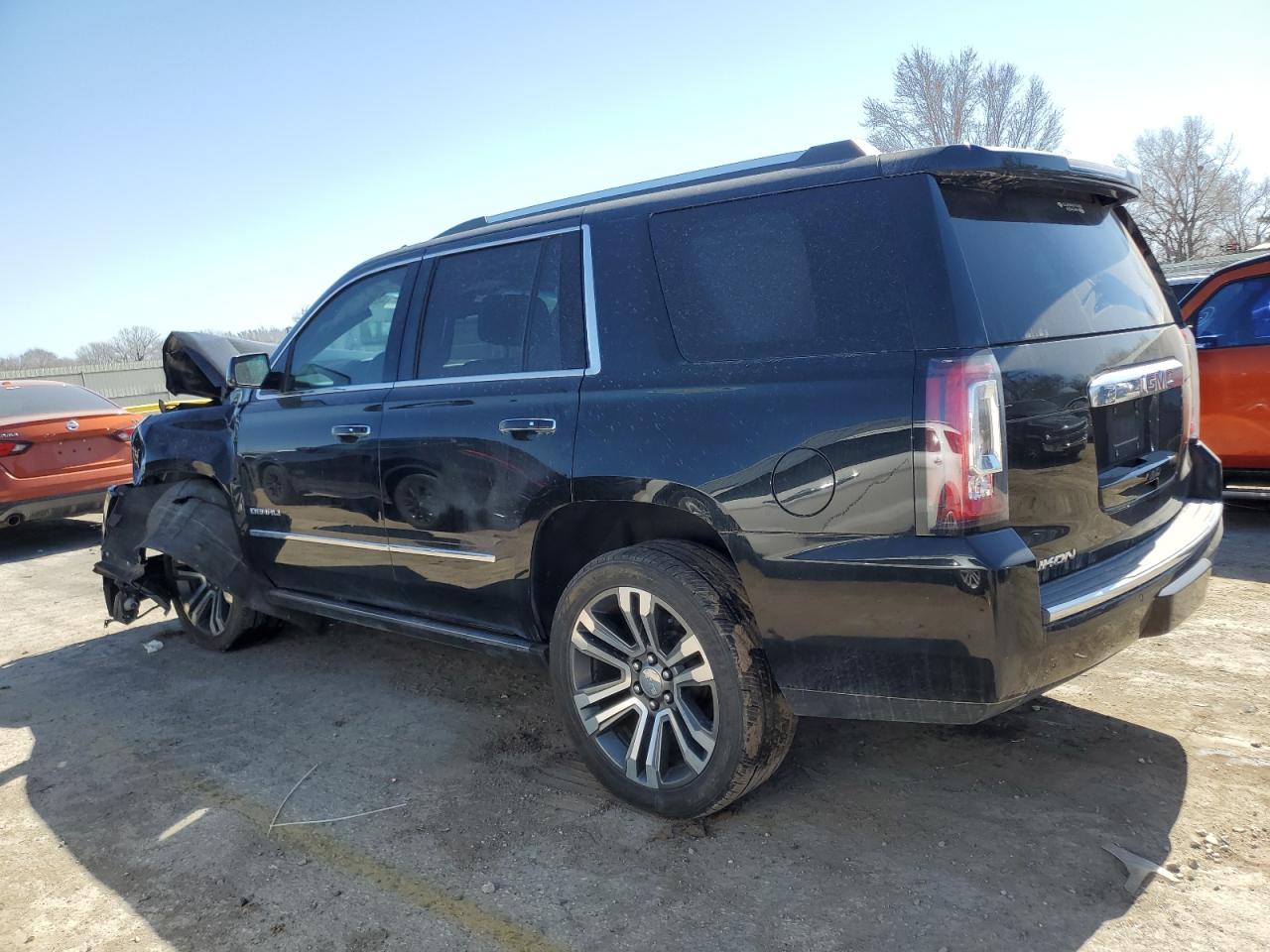 2017 GMC Yukon - Image 2