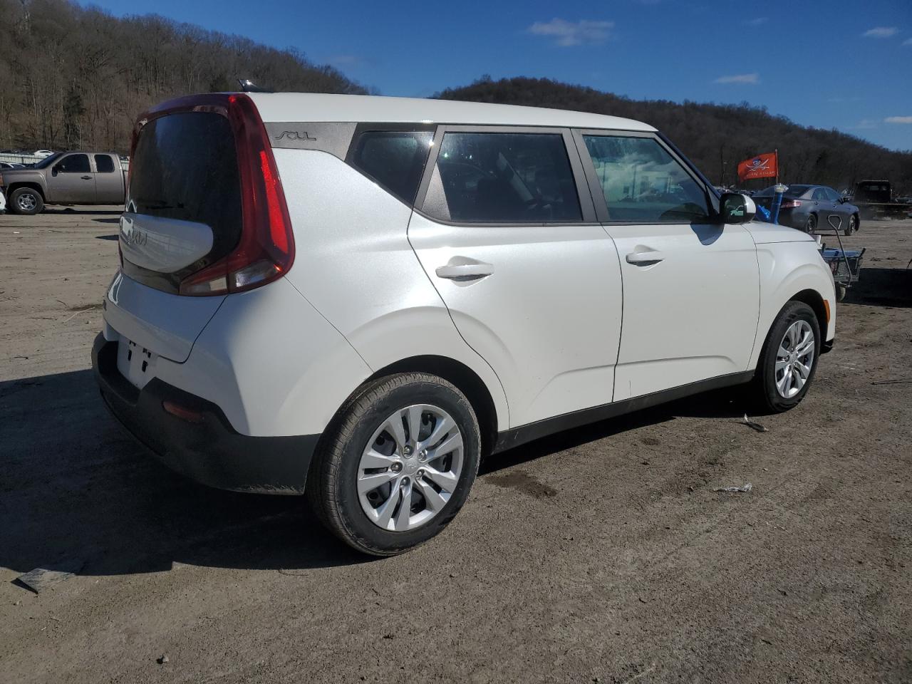 2022 Kia Soul - Image 3