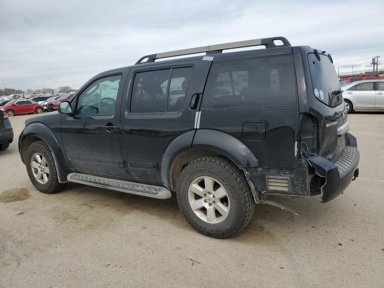 2011 Nissan Pathfinder - Image 2