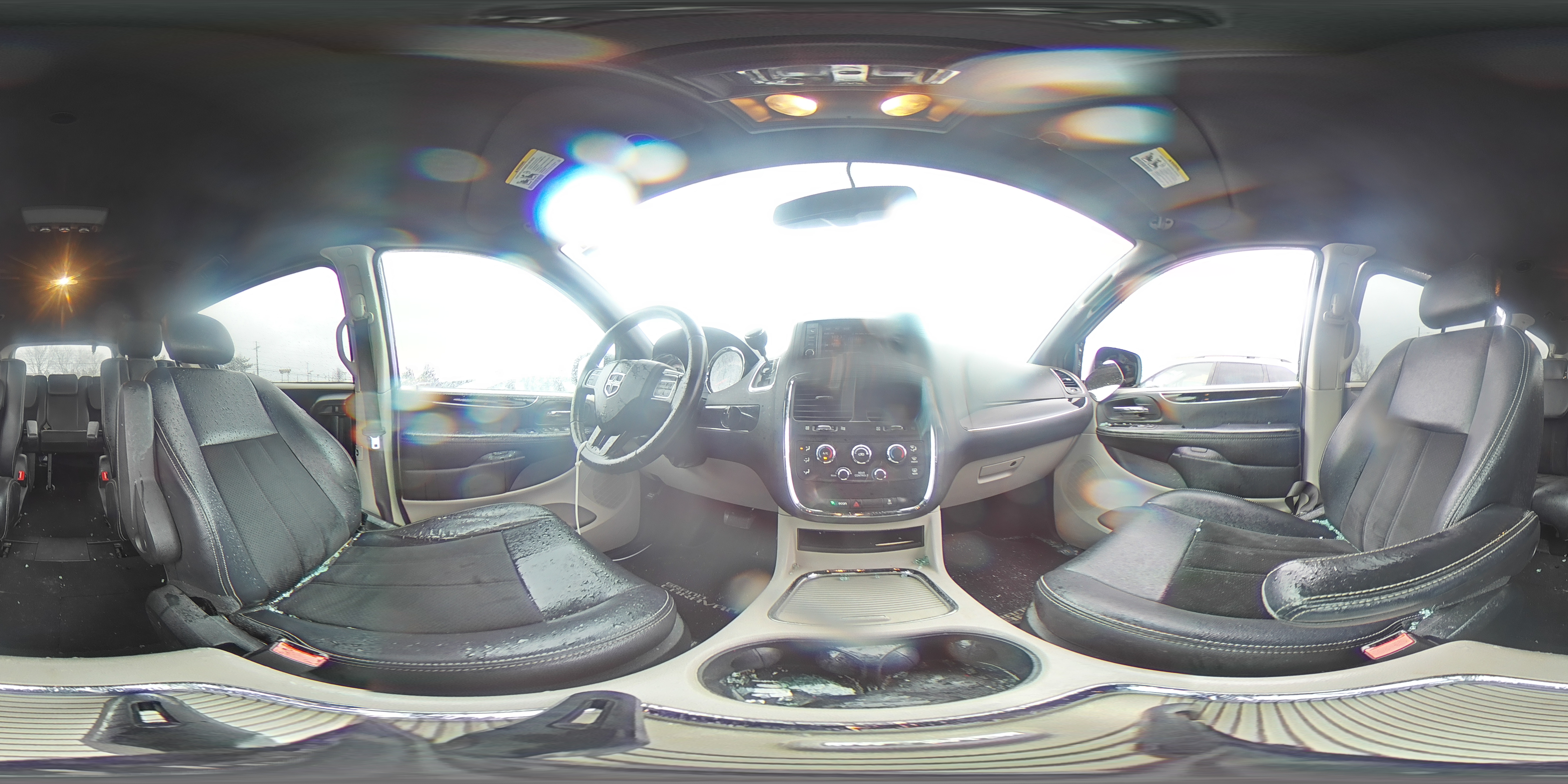 2017 Dodge Caravan - Image 14