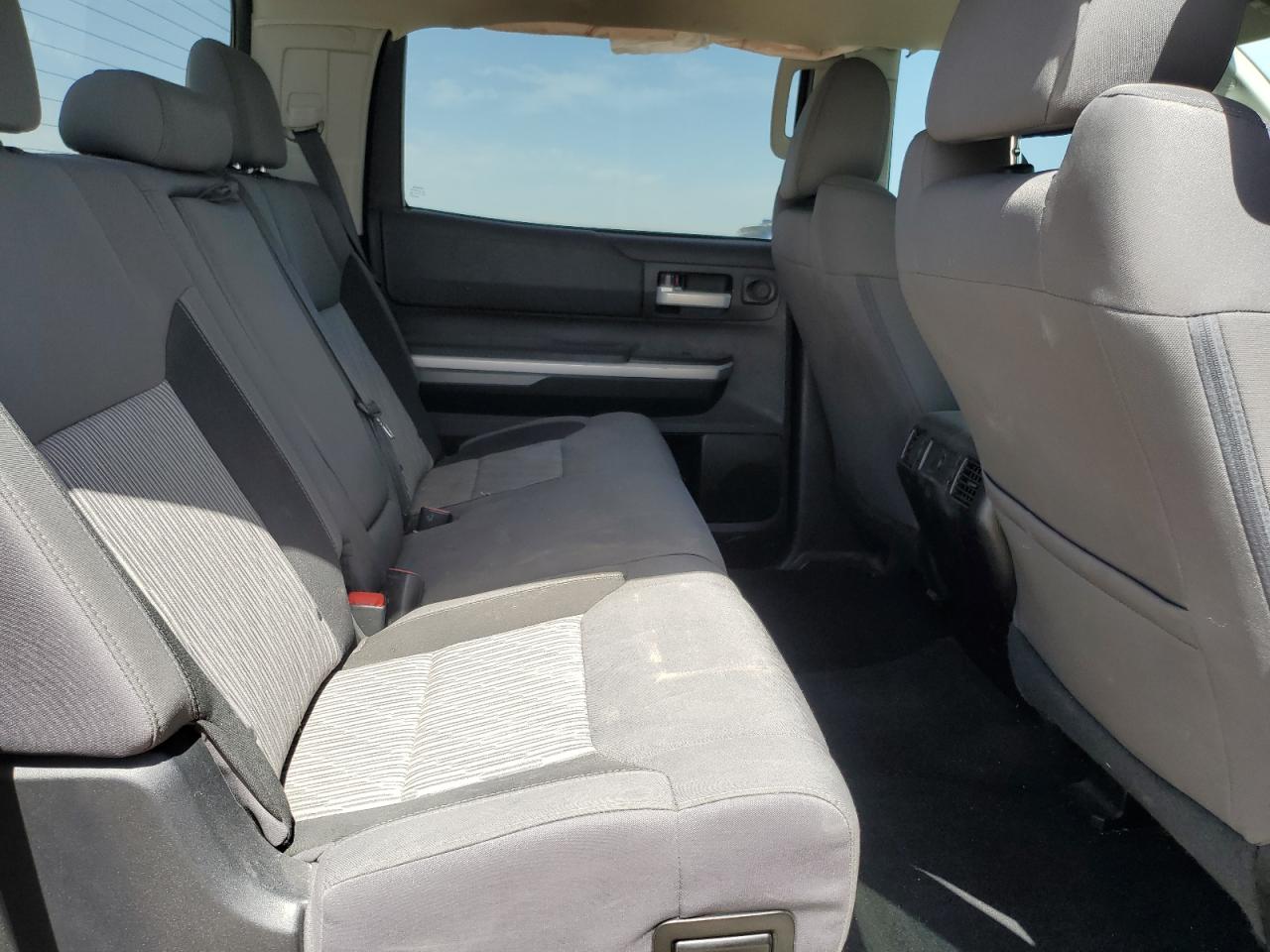 2016 Toyota Tundra - Image 10