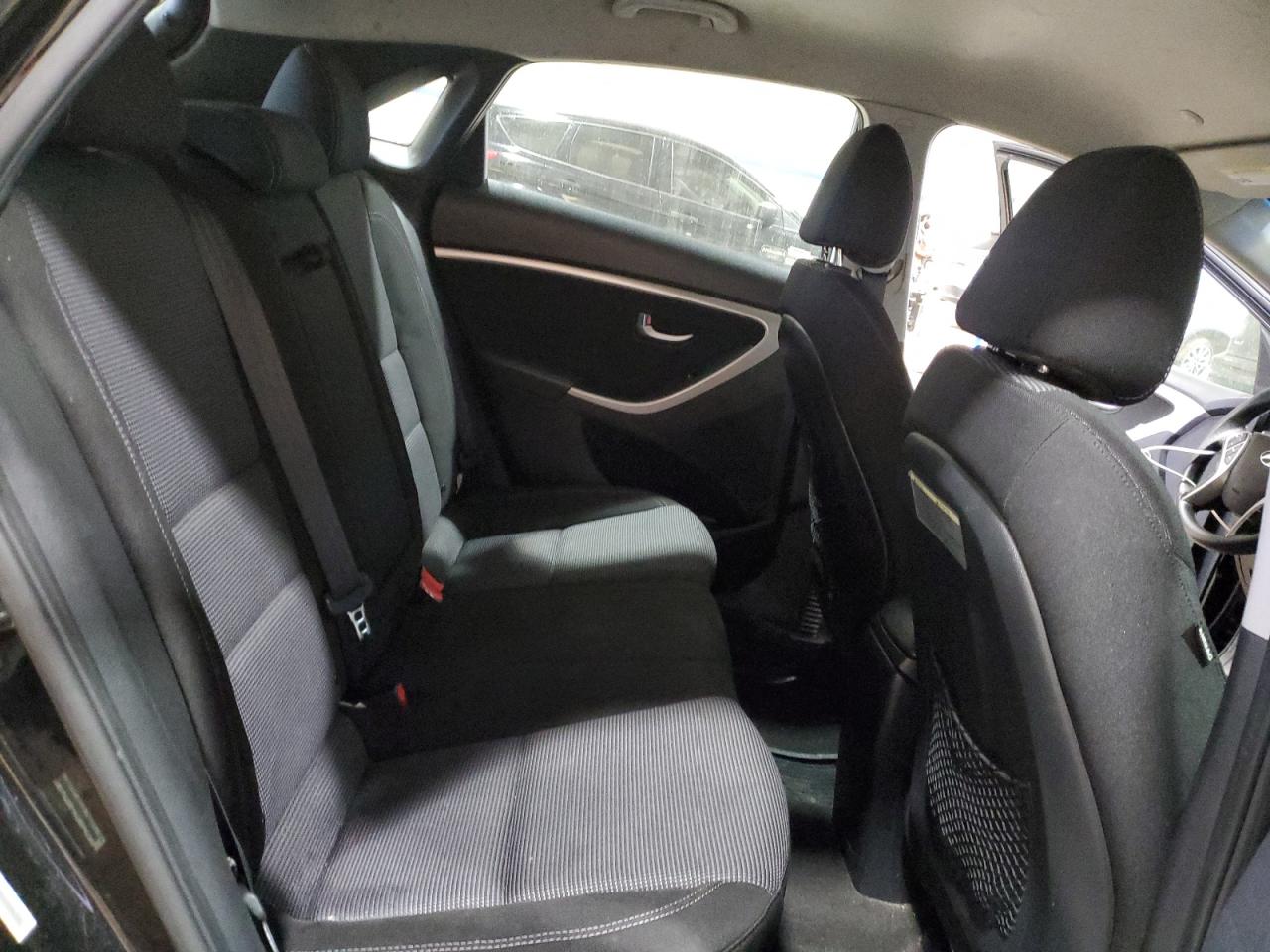 2014 Hyundai Elantra - Image 10