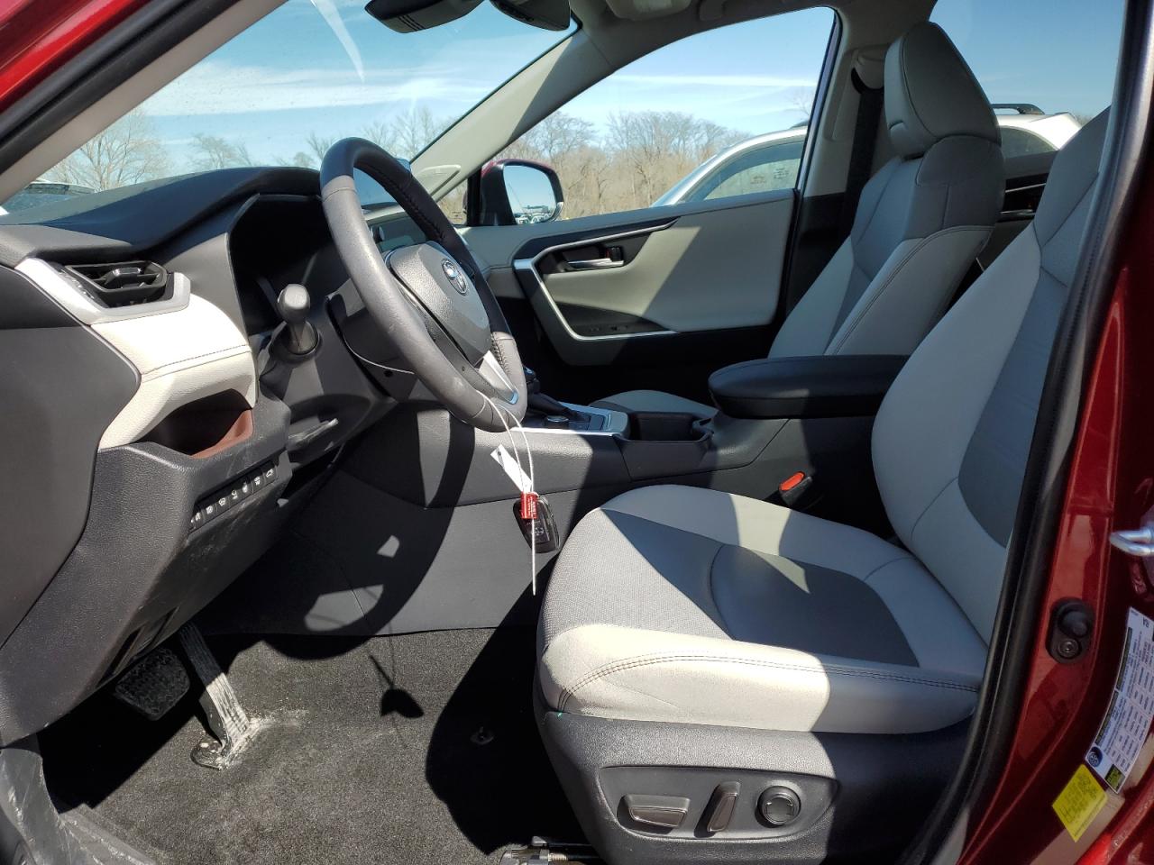 2024 Toyota RAV 4 - Image 7