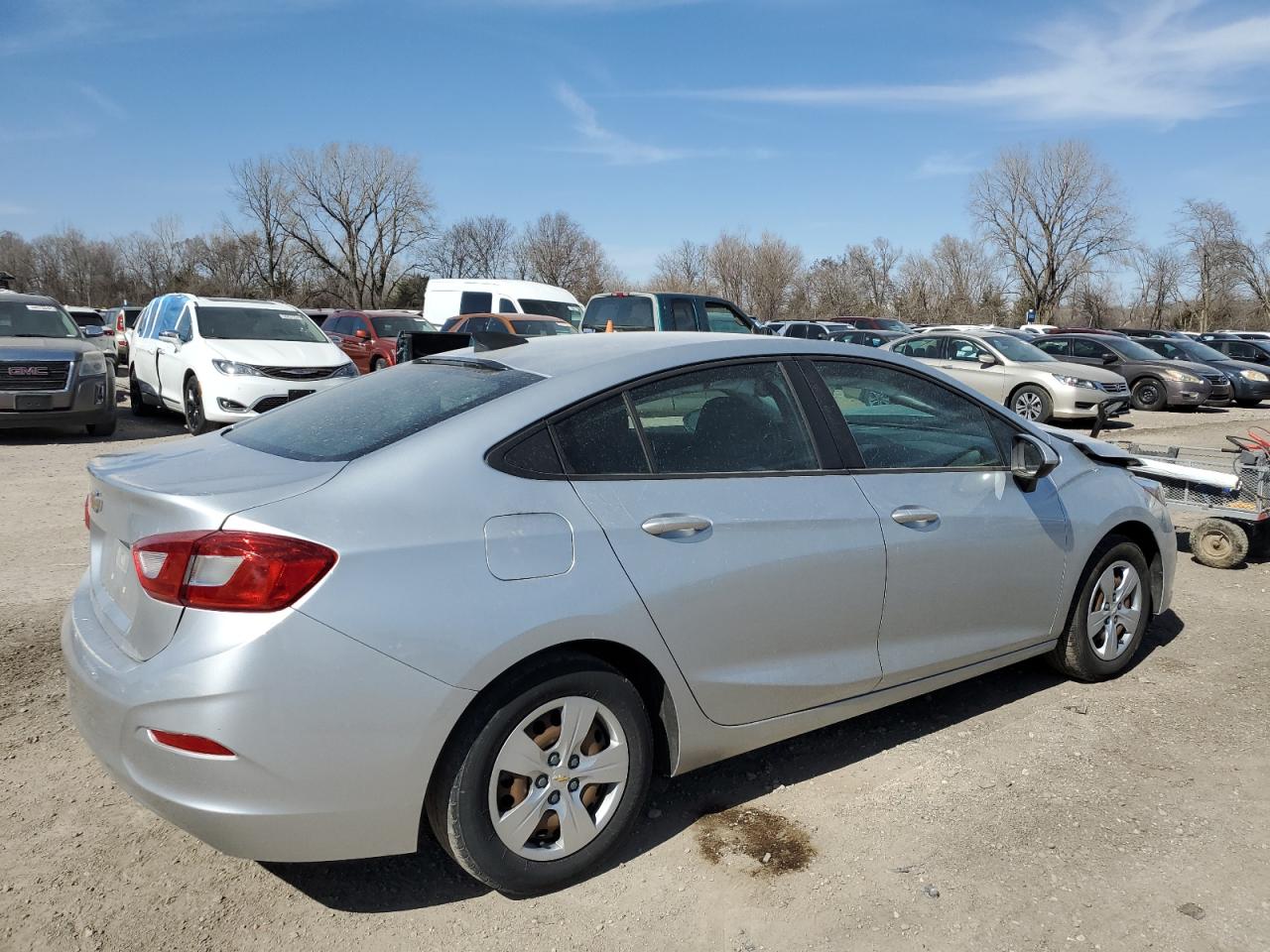 2018 Chevrolet Cruze - Image 3