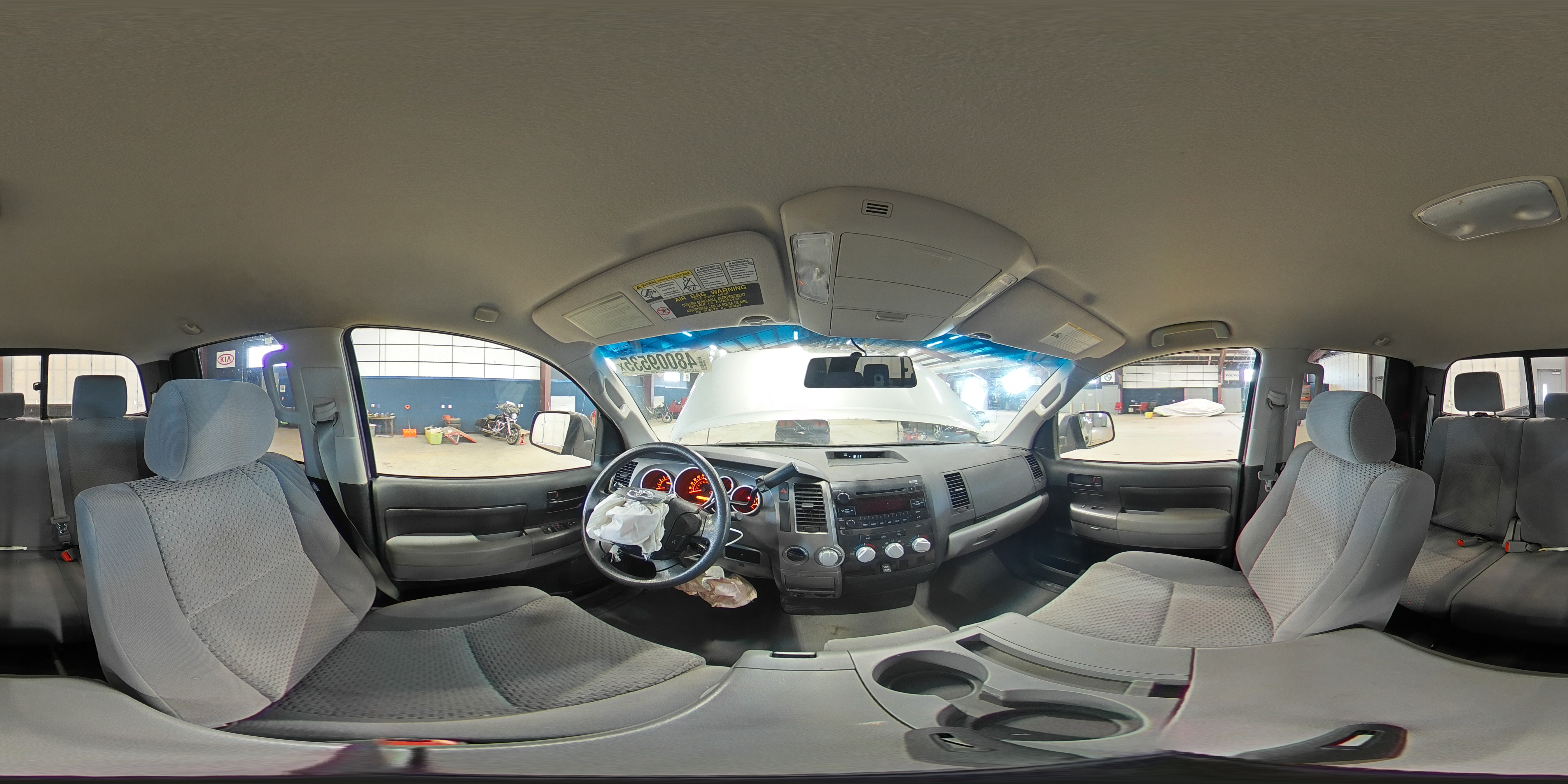 2010 Toyota Tundra - Image 13