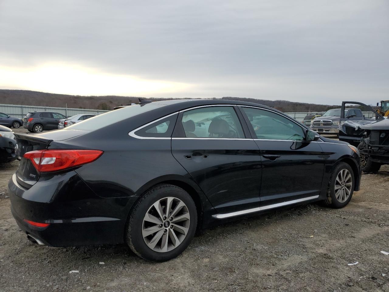 2015 Hyundai Sonata - Image 3