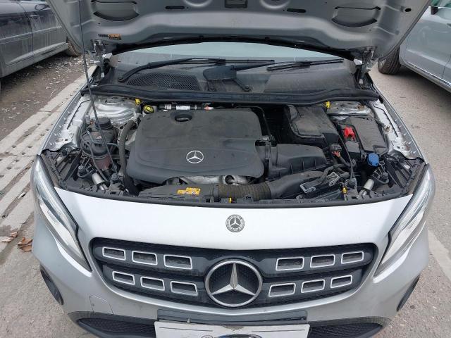 2019 MERCEDES BENZ GLA 180 UR