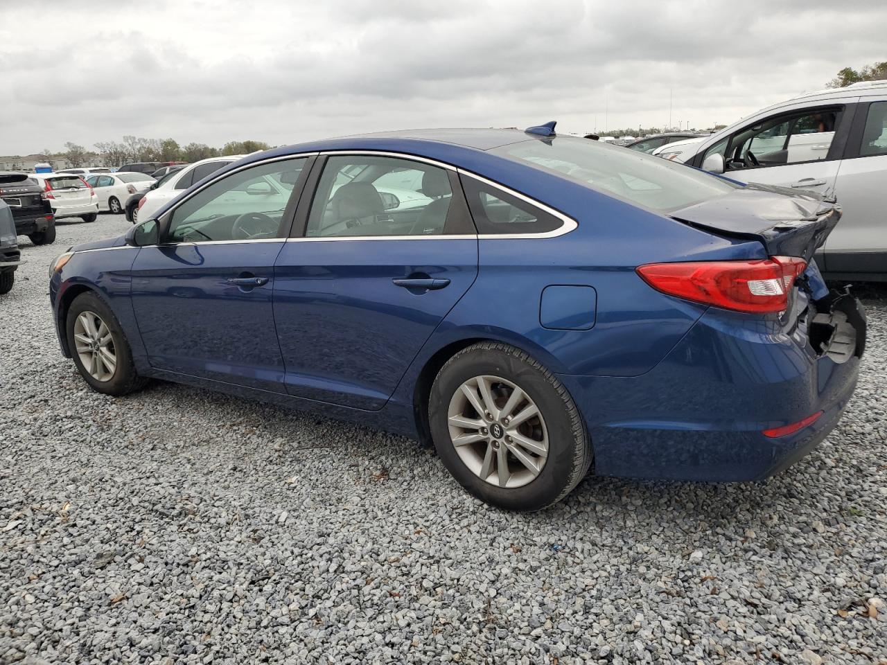 2017 Hyundai Sonata - Image 2