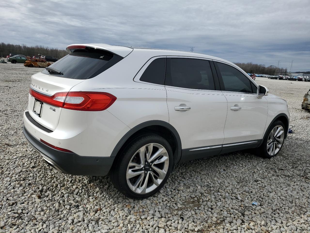 2016 Lincoln MKX - Image 3
