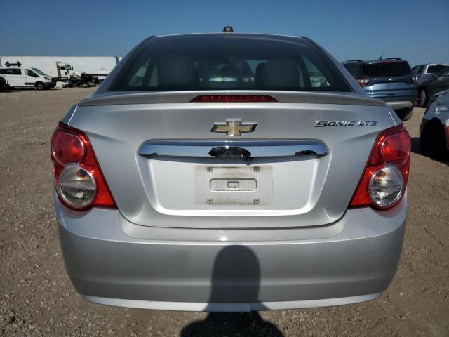  CHEVROLET SONIC 2016 Серебристый