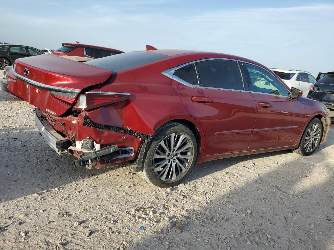 2020 Lexus ES - Image 3