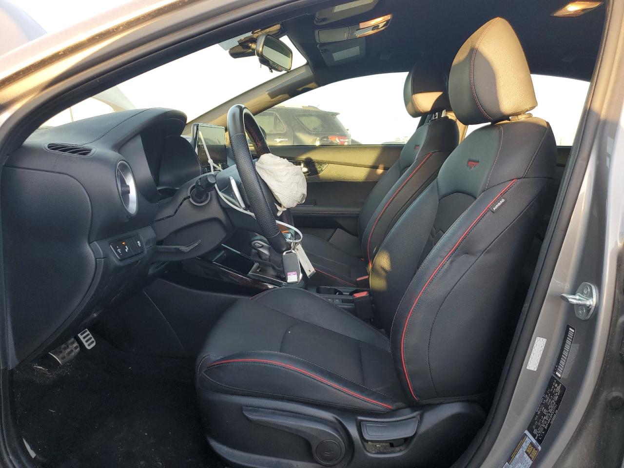 2023 Kia Forte - Image 7