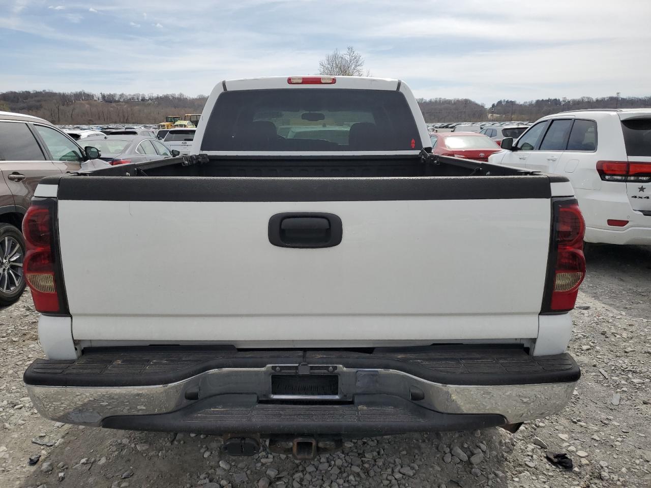 2004 Chevrolet Silverado - Image 6
