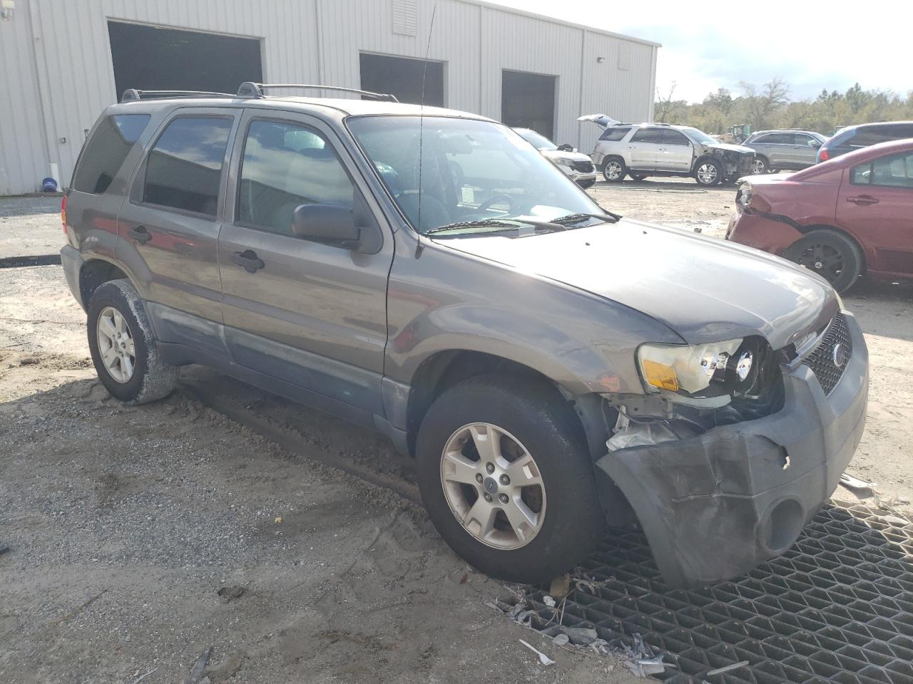 2005 Ford Escape - Image 4