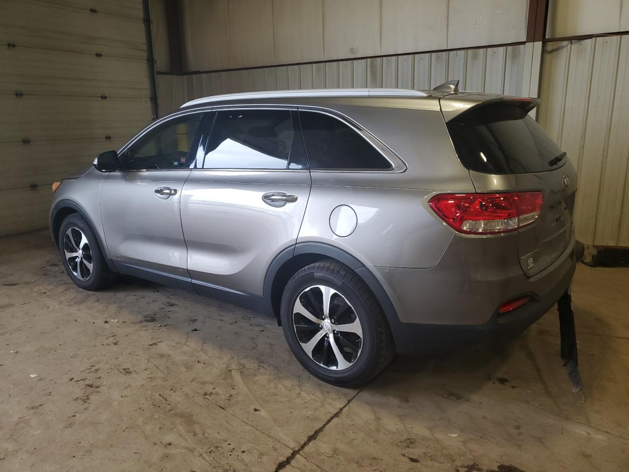 2016 Kia Sorento - Image 2