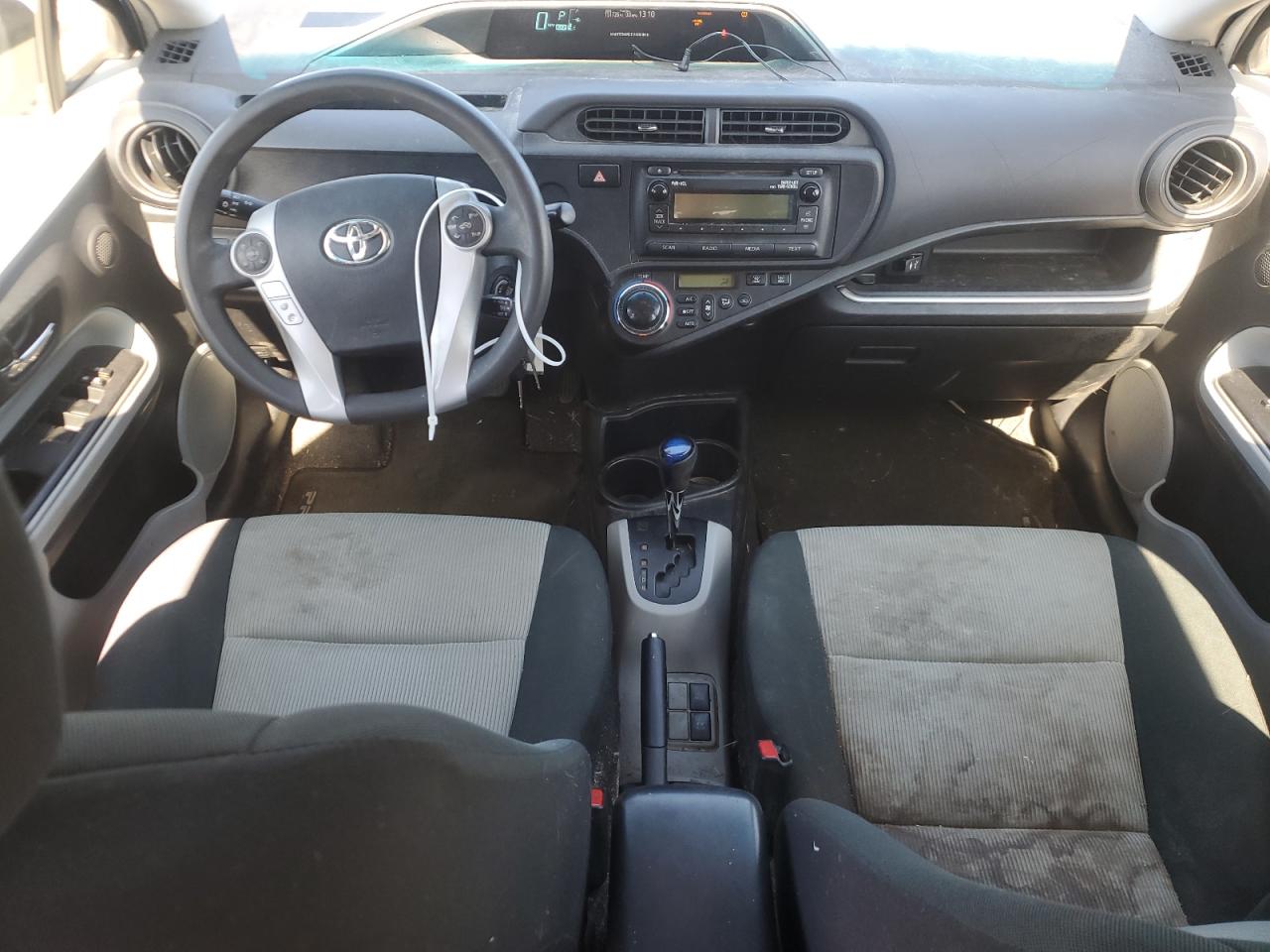 2014 Toyota Prius - Image 8