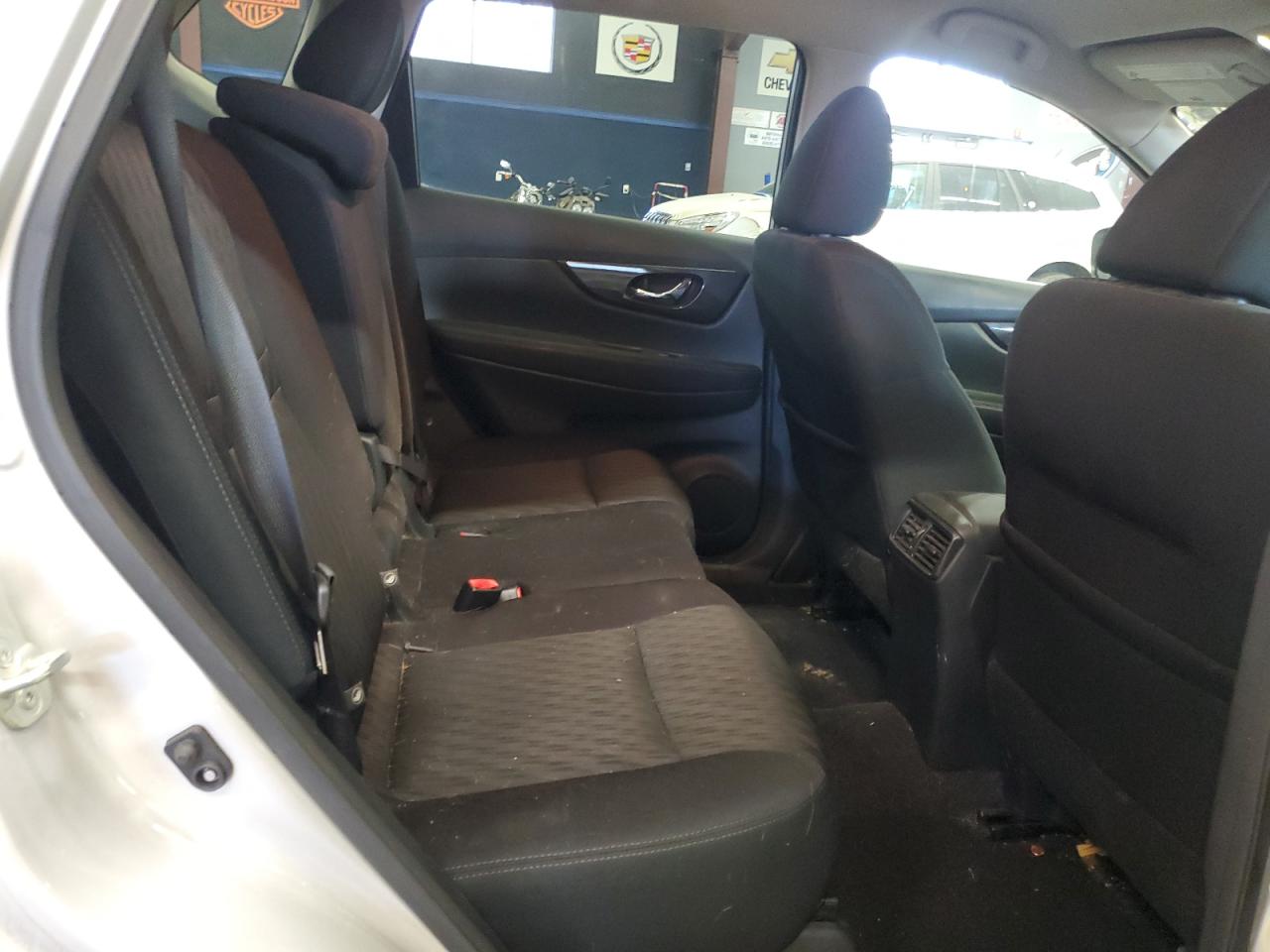 2017 Nissan Rogue - Image 11