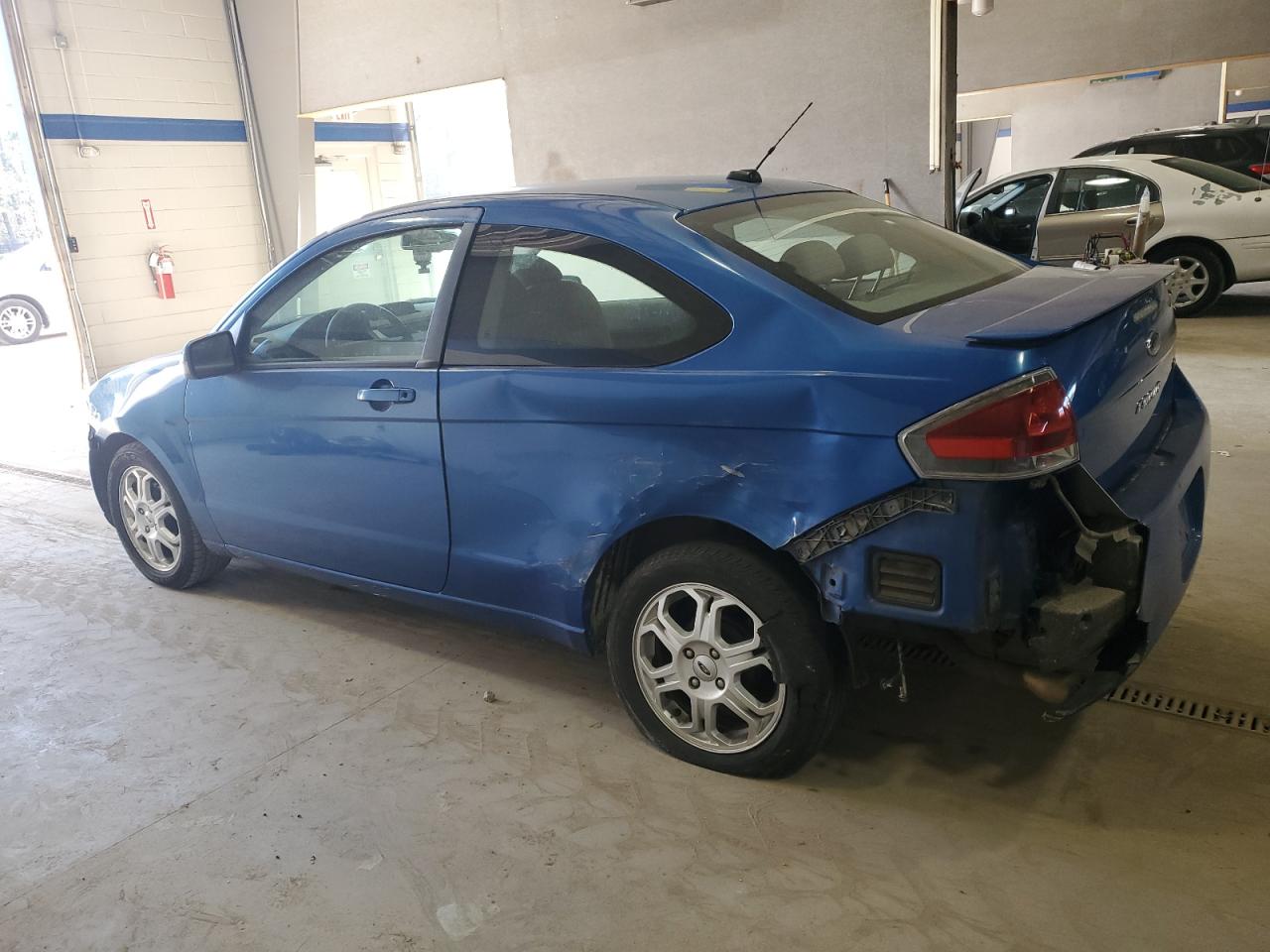 2010 Ford Focus - Image 2