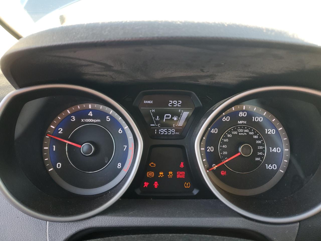 2014 Hyundai Elantra - Image 9