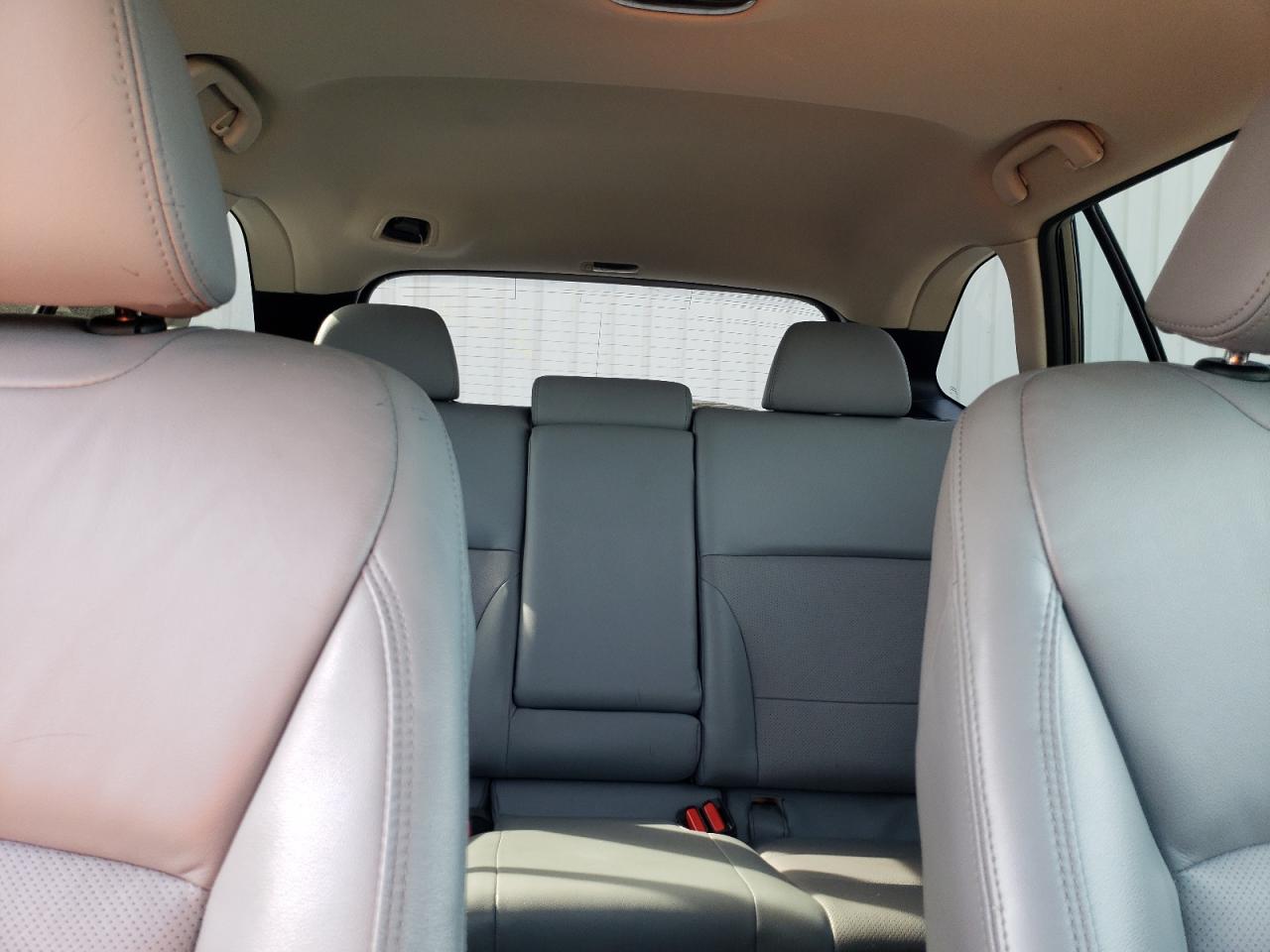 2018 Subaru Outback - Image 10