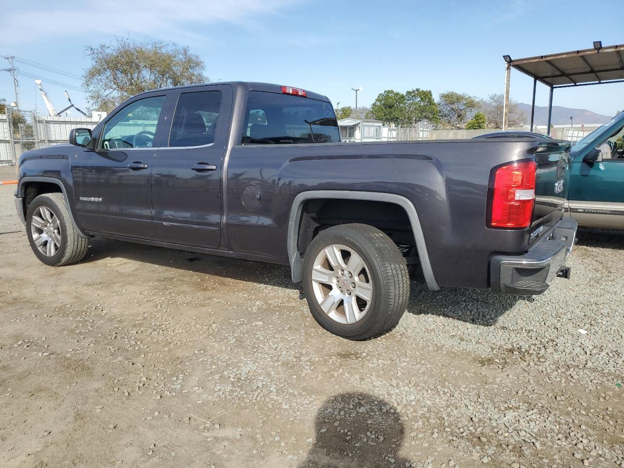 2015 GMC Sierra - Image 2