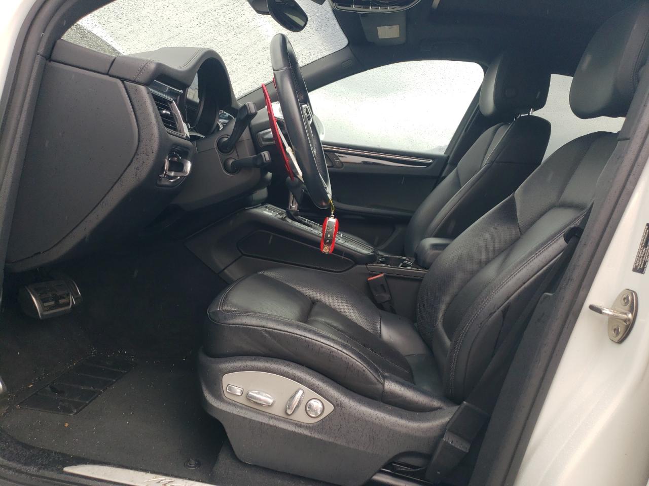 2015 Porsche Macan - Image 7